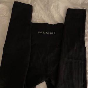 Balance Athletica Linear Pant legging